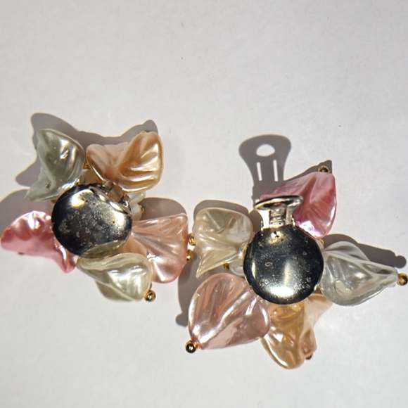 Elegant Floral Pearl Earrings - Picture 9 of 12